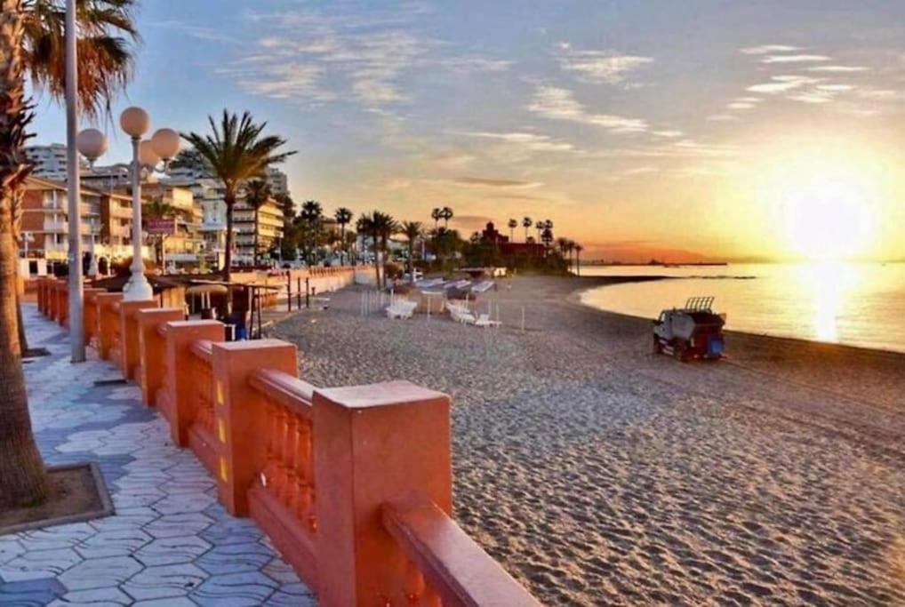 Benalbeach. 1º Linea De Playa. Benalmadena Exterior photo